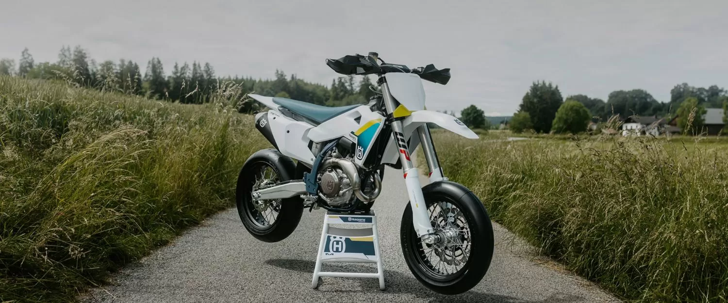 Husqvarna FS450 Static Front View